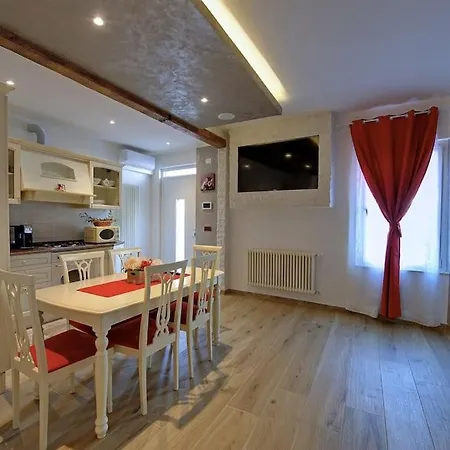 Vicolo Mincio Semesterbostad *